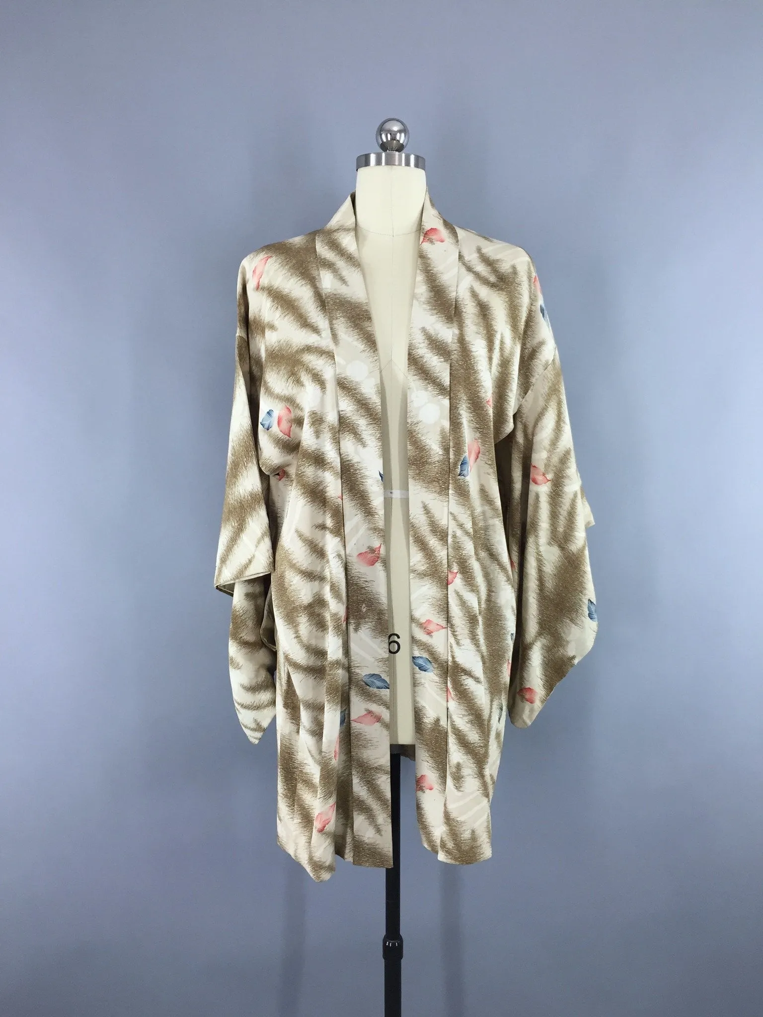 1940s Vintage Haori Silk Kimono Jacket with Ivory Leaves and Ferns Print