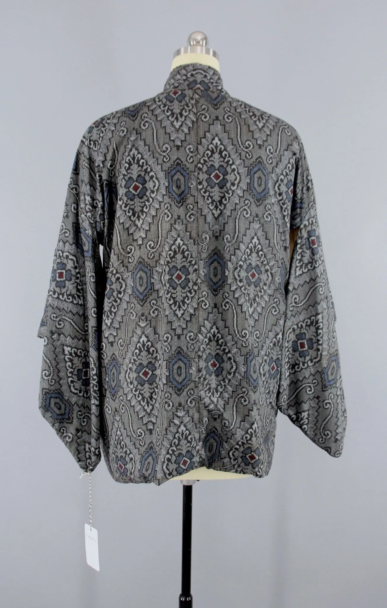 1940s Vintage Silk Haori Kimono Jacket Cardigan in Black & Blue Ikat