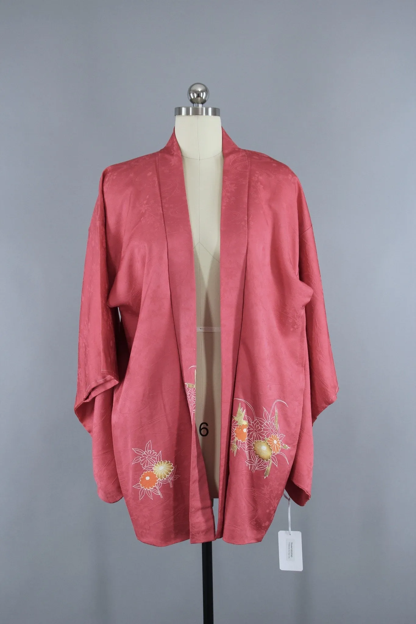 1940s Vintage Silk Haori Kimono Jacket Cardigan in Dusty Pink Floral Print