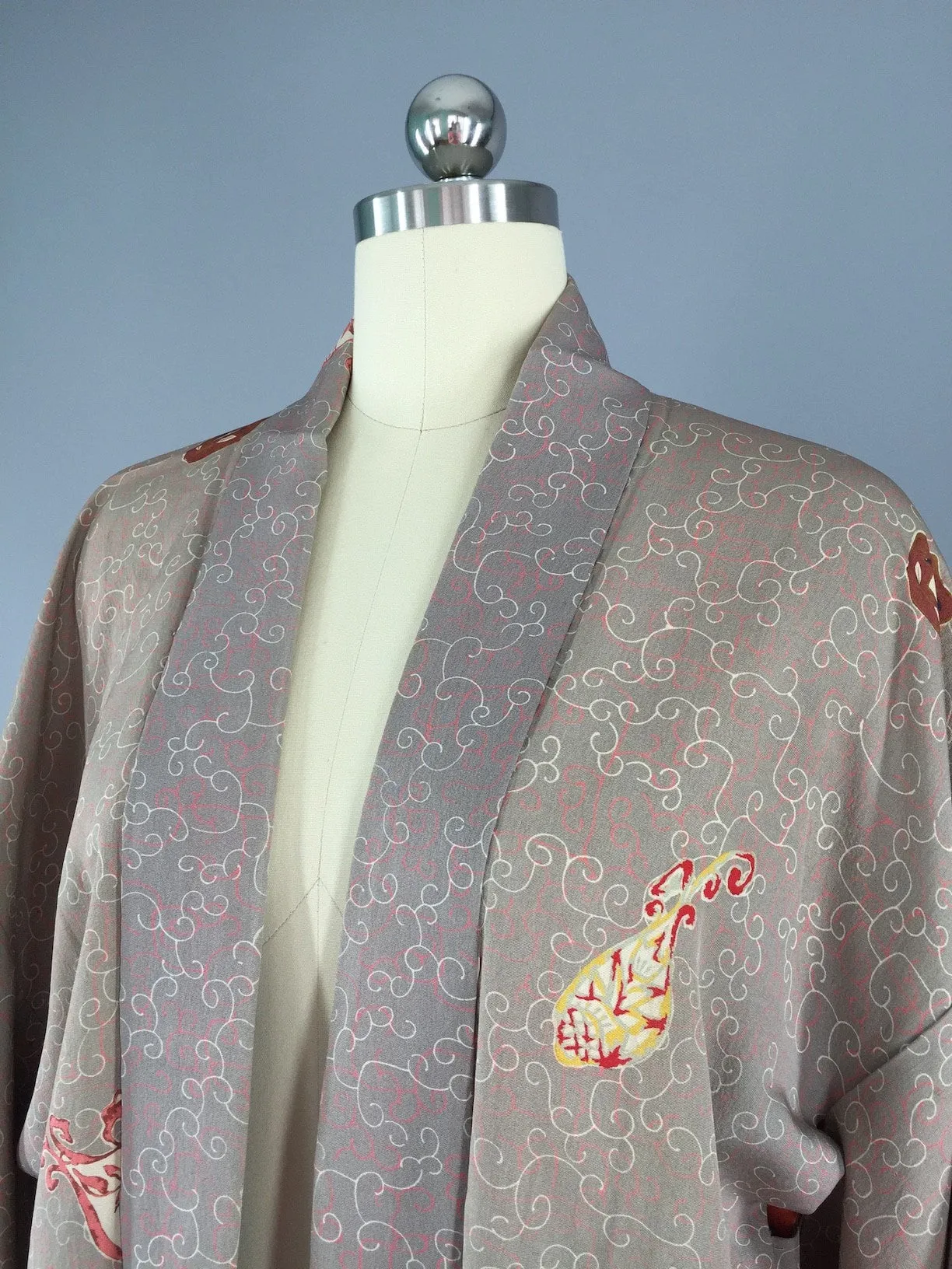 1950s Vintage Silk Haori Kimono Cardigan / Taupe Floral