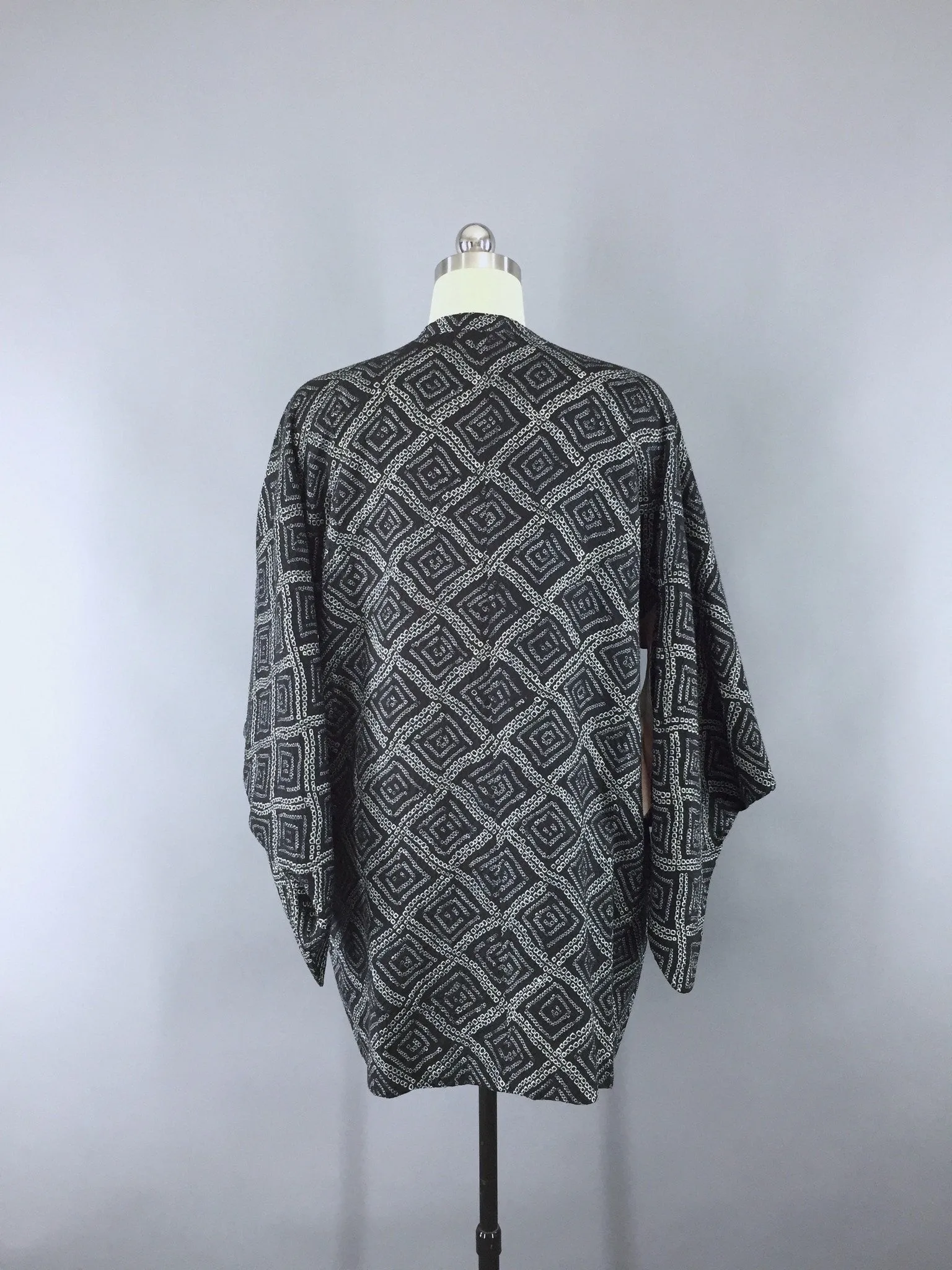 1950s Vintage Silk Michiyuki Kimono Coat Jacket in Black and White Shibori