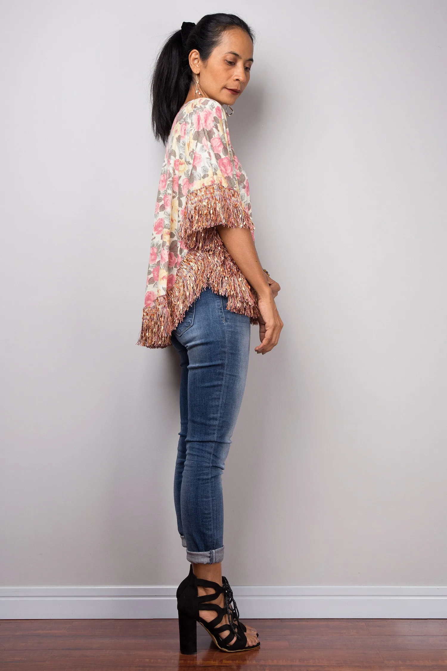 Cropped short sleeve floral cardigan with fringe