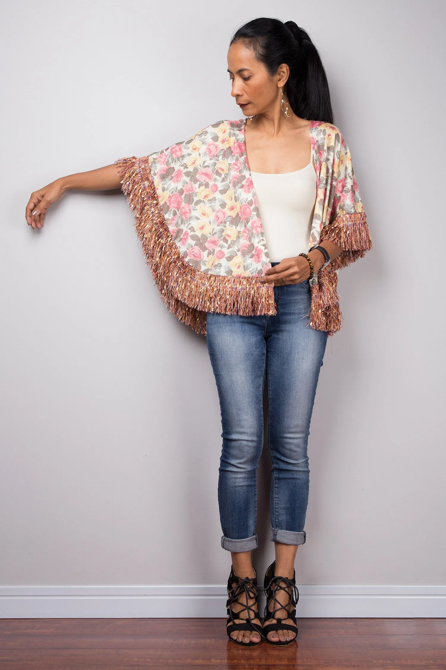 Cropped short sleeve floral cardigan with fringe